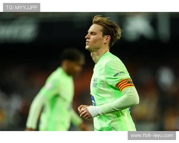 德容临危受命!巴萨中场新核心崛起:佩德里伤退,谁能扭转乾坤? 德容临危受命!巴萨中场新核心崛起:佩德里伤退,谁能扭转乾坤?